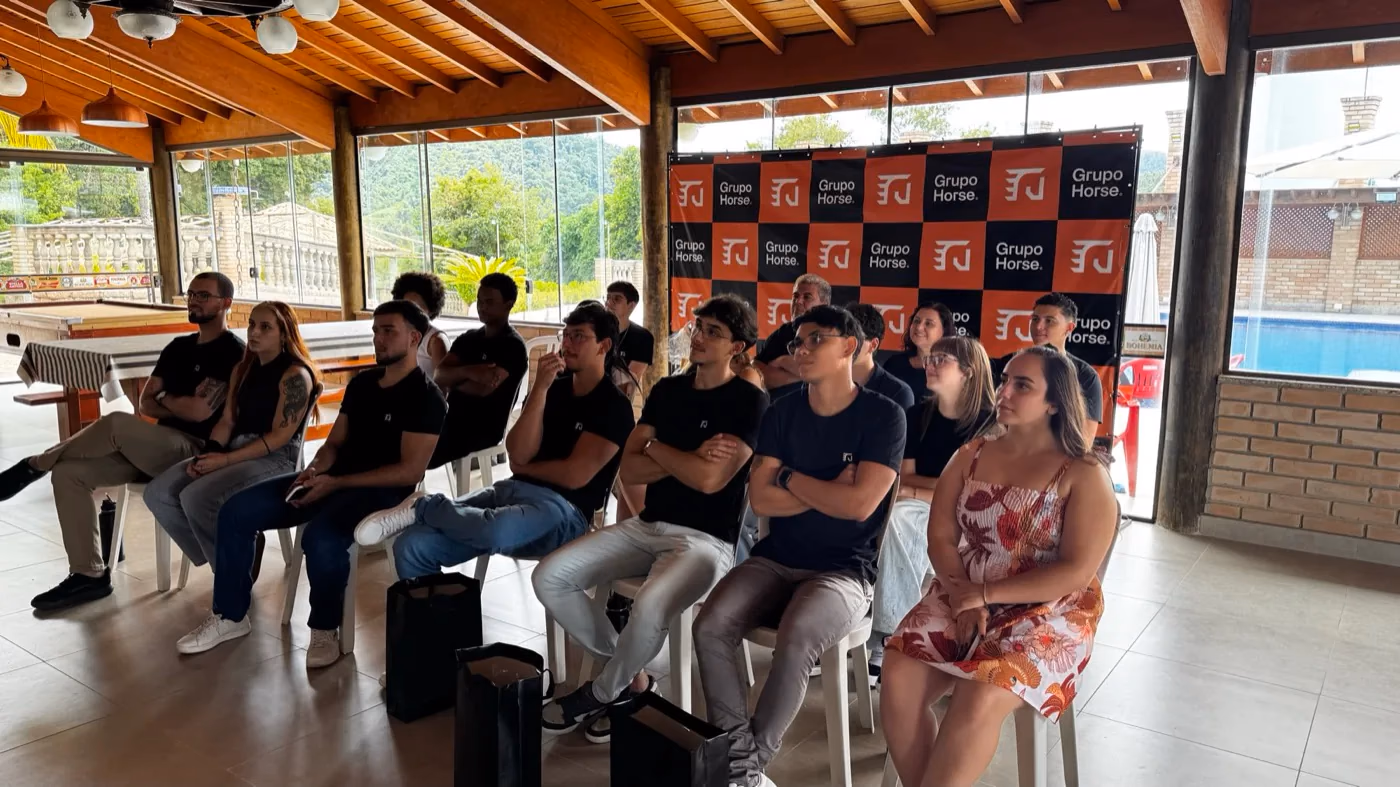 Time do Grupo Horse em treinamento
